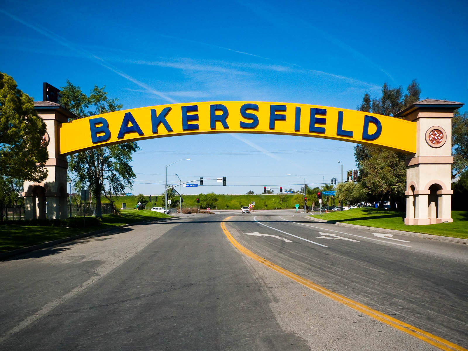 The iconic Bakersfield arch sign on Sillect Avenue